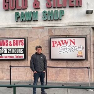 Meet your Posher, Luis